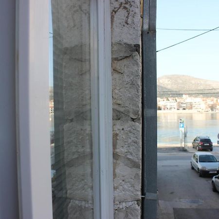 Lira - Studio Apartment Trogir Bagian luar foto