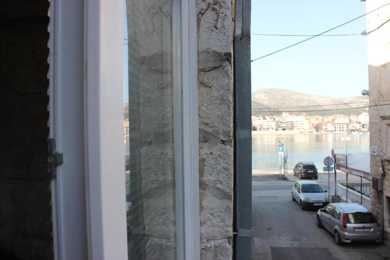 Lira - Studio Apartment Trogir Bagian luar foto