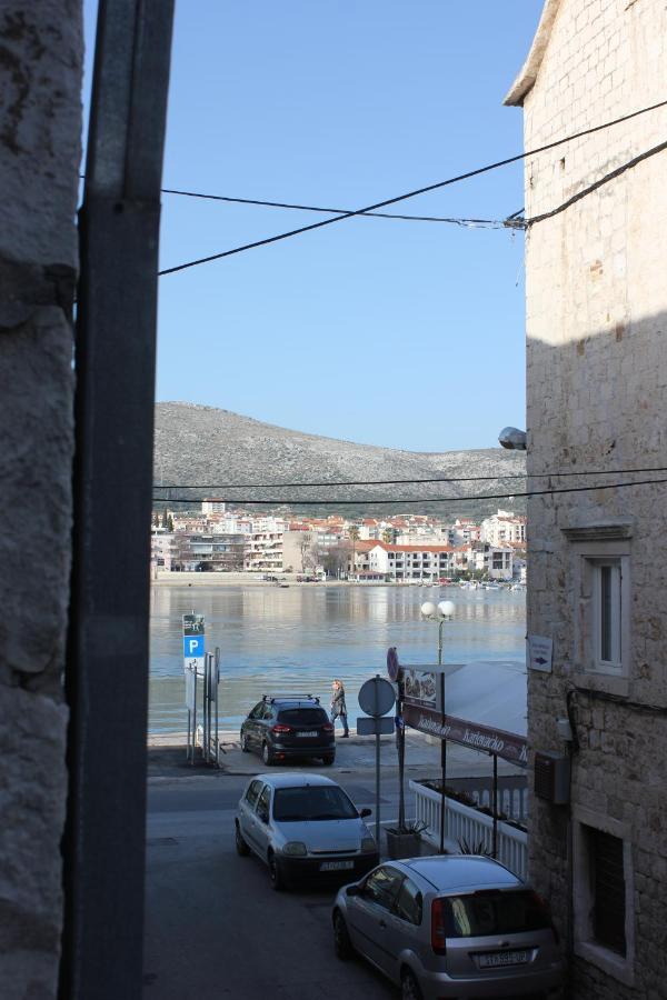 Lira - Studio Apartment Trogir Bagian luar foto
